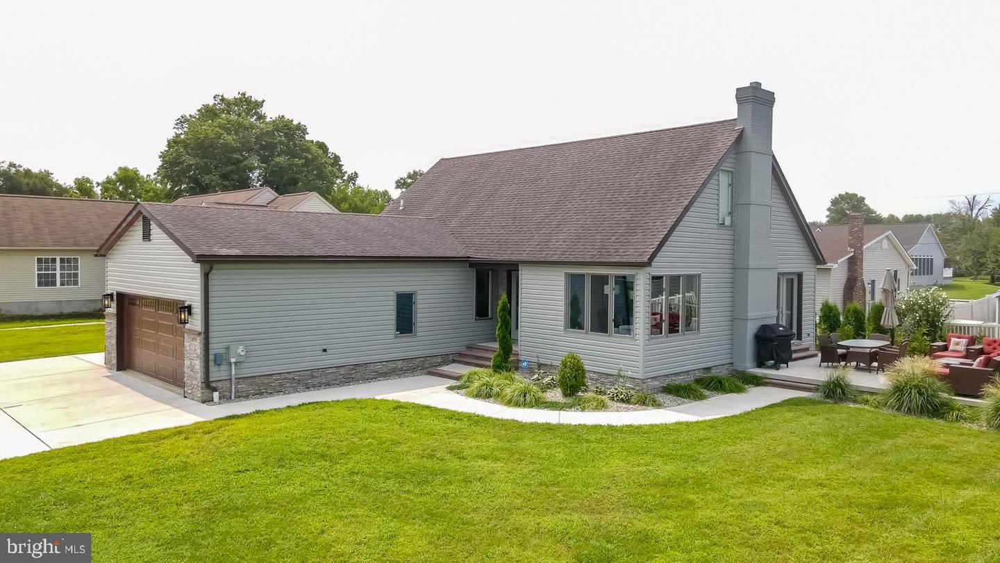 Photo 4 of 74 of 141 Michigan Rd house