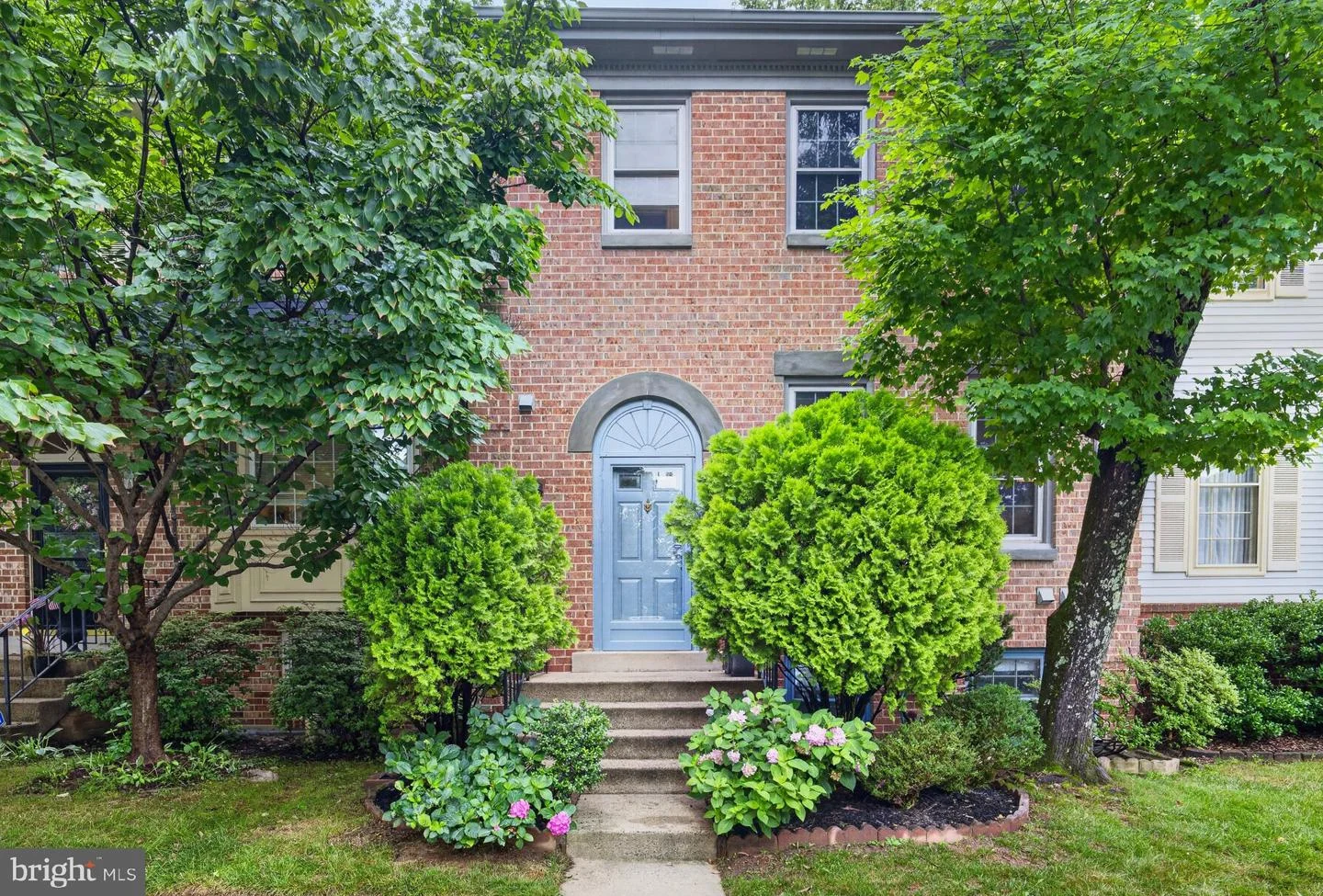 2836 Kelly Square