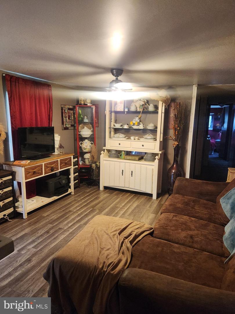 Photo 12 of 15 of 104 Michigan Ave mobile home