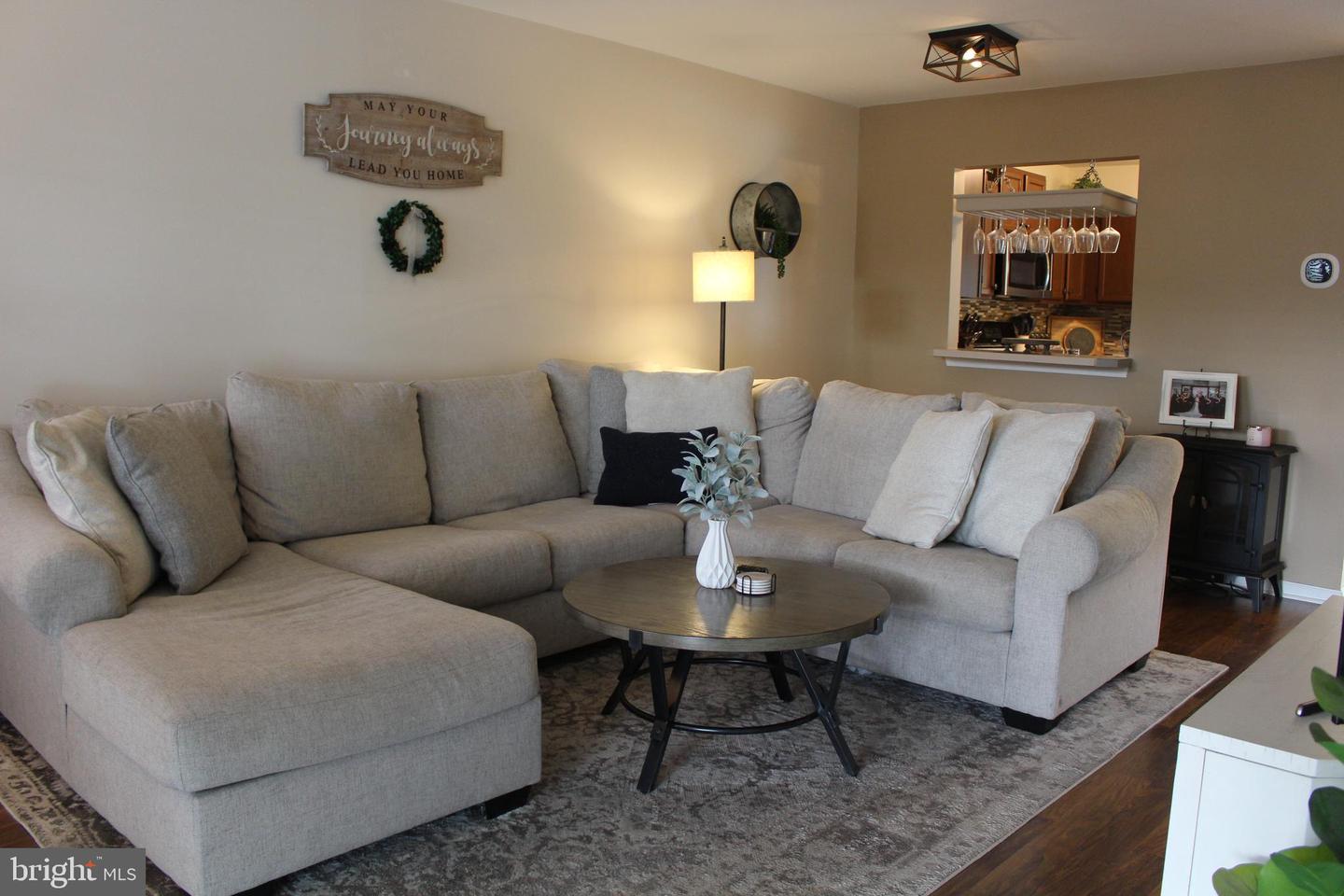 Photo 2 of 22 of 604 Hartland Ct townhome