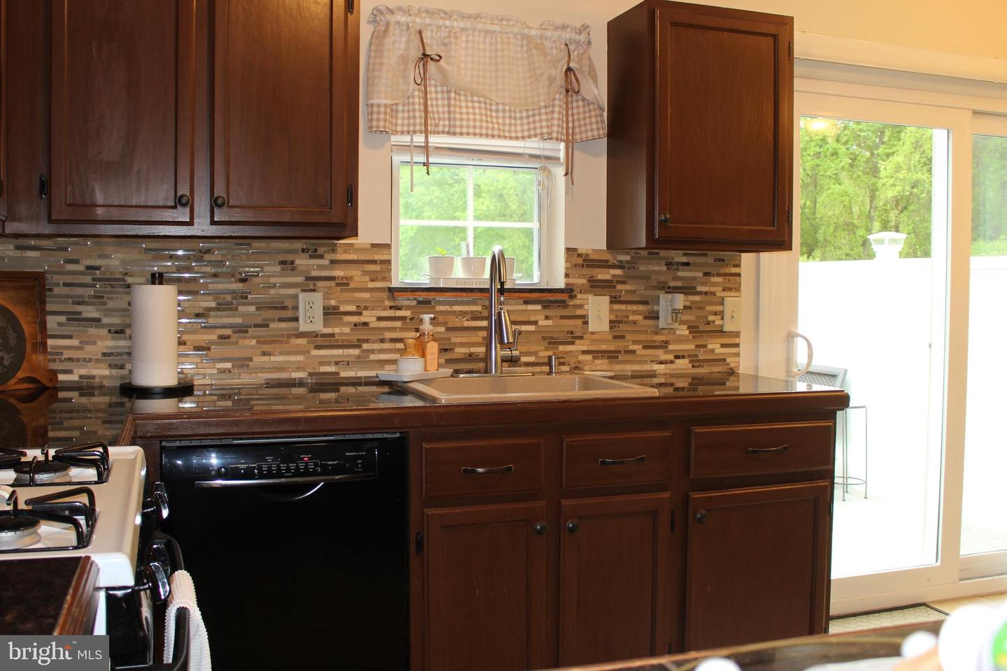 Photo 9 of 22 of 604 Hartland Ct townhome
