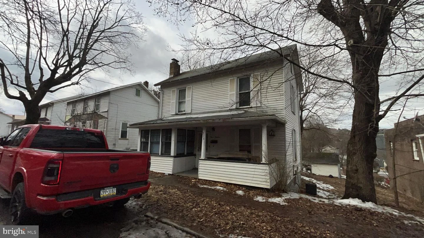313 S 4th Street