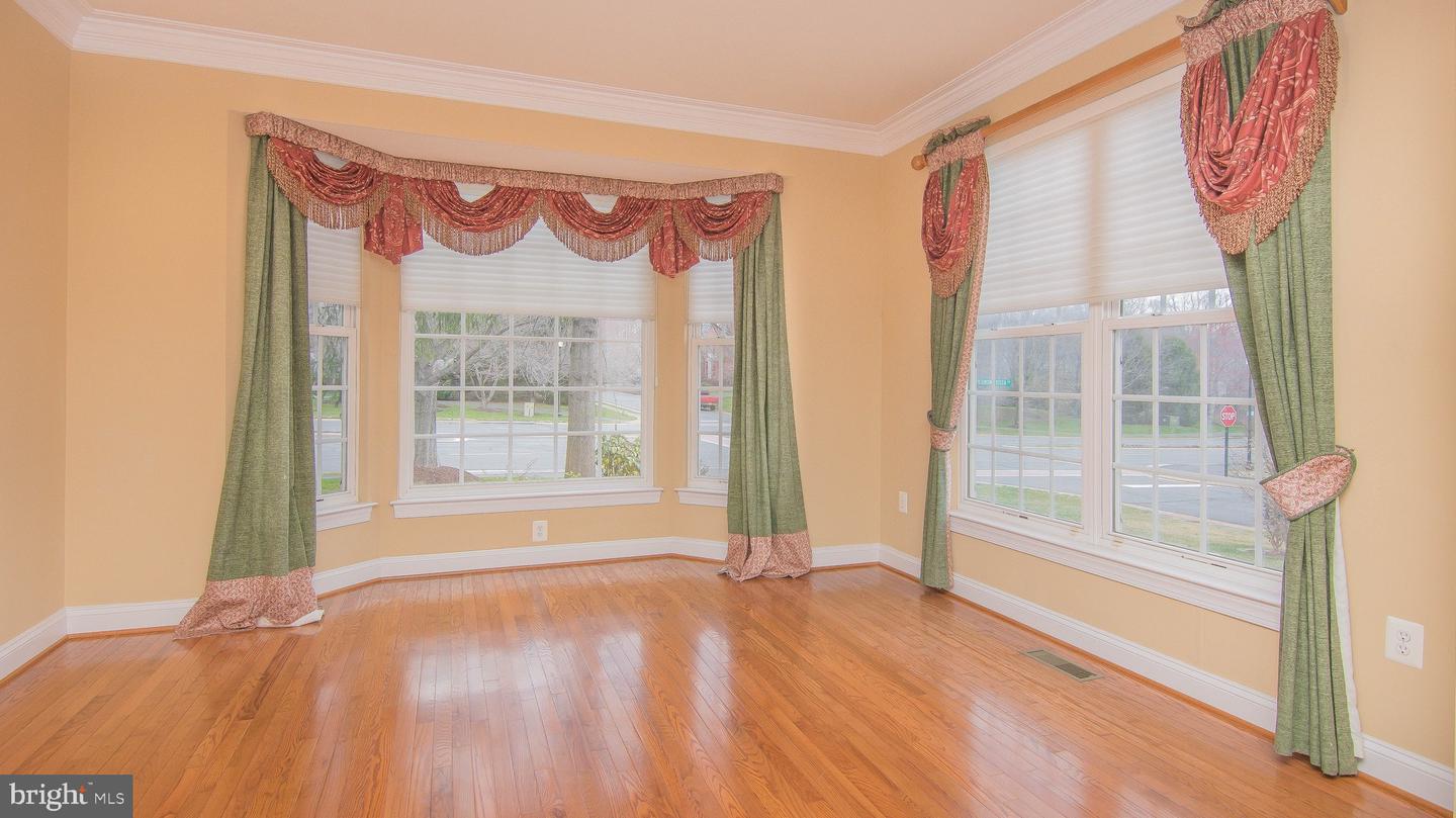 Photo 7 of 50 of 6050 Woolen Mill Ct house