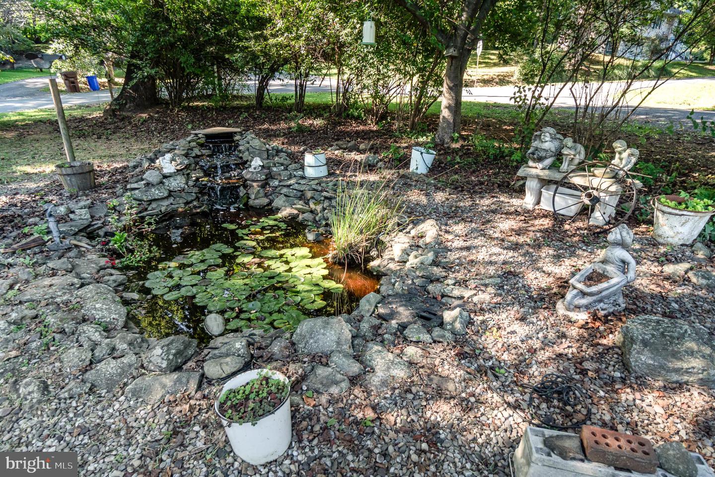 Photo 6 of 29 of 28 Barbara Trl house