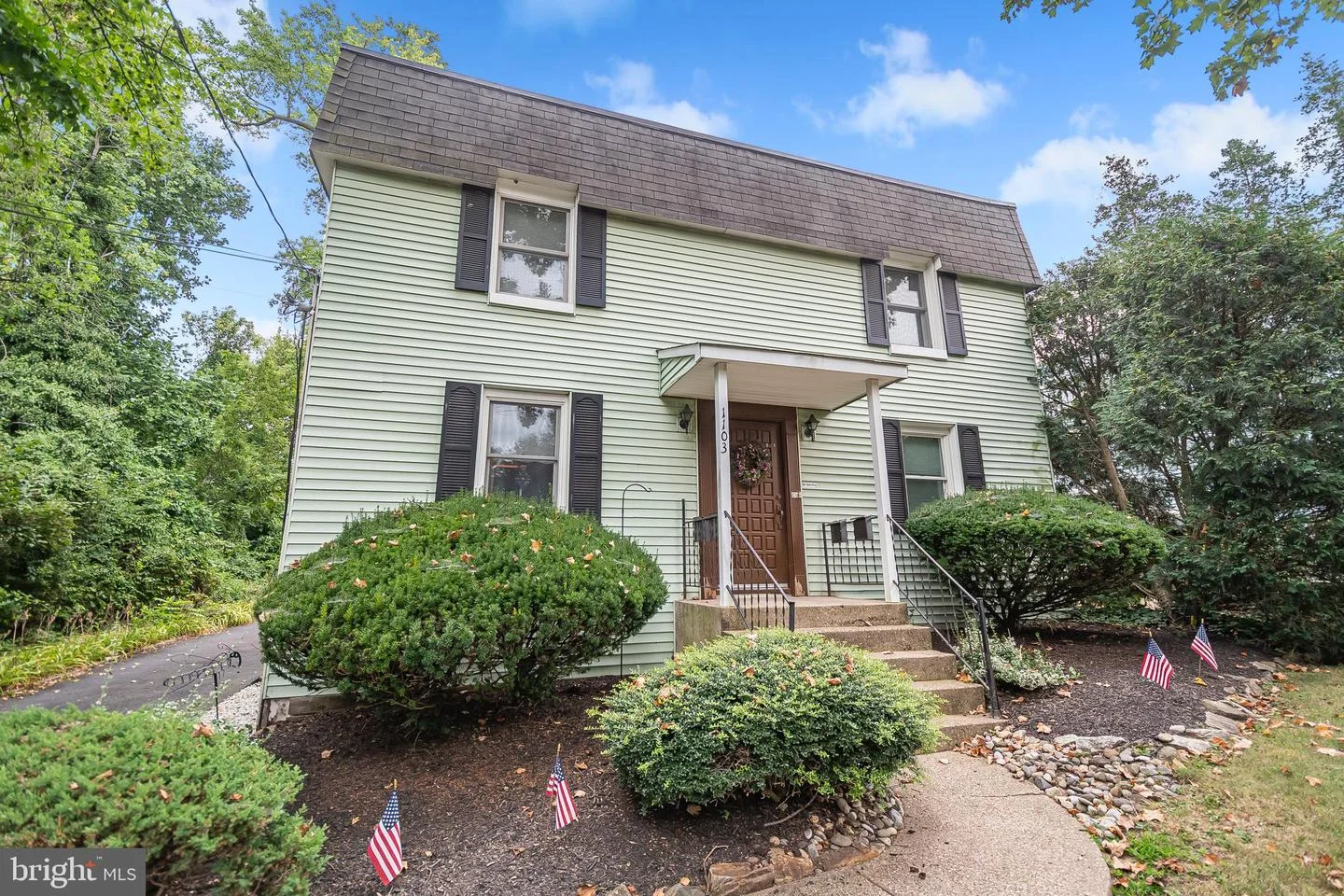 1103 Colonial Ave Ave