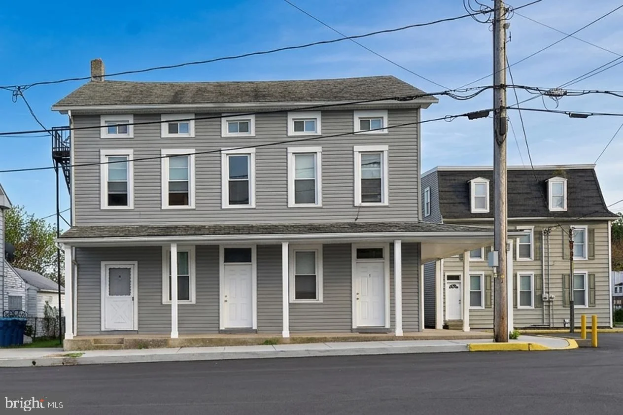 8 E Broadway Ave, Etters, PA, 17319