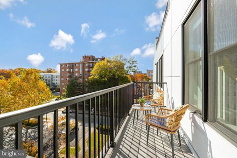 Condominium in Arlington VA 1245 Pierce STREET 16.jpg