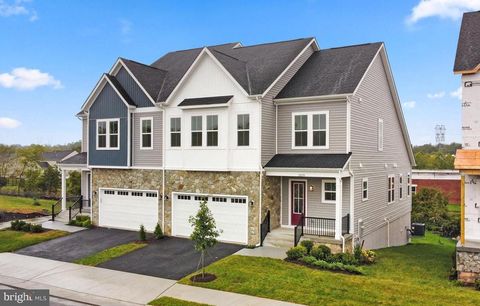 Townhouse in Aldie VA 25537 Red Cherry DRIVE.jpg