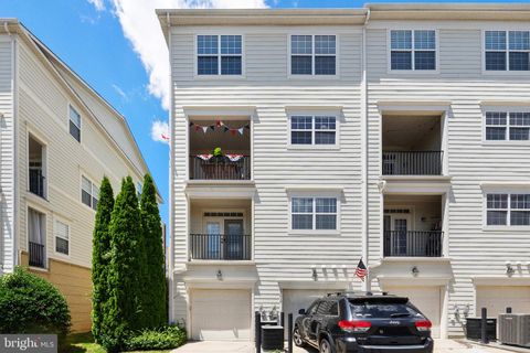 Townhouse in Leesburg VA 43617 McDowell SQUARE 51.jpg