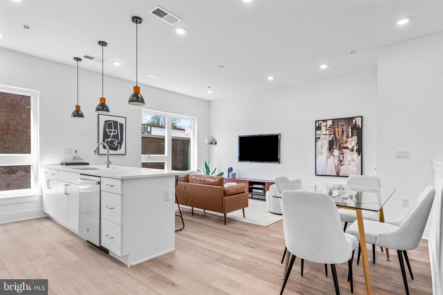 View Philadelphia, PA 19129 townhome