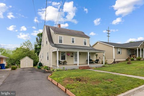 Single Family Residence in Front Royal VA 609 Washington AVENUE 19.jpg