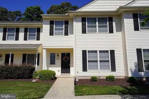 Townhouse in Salisbury MD 402 Lindenhurst COURT.jpg