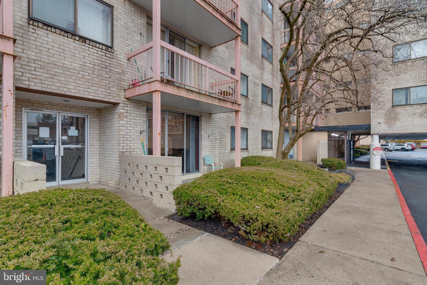 View Pikesville, MD 21208 condo