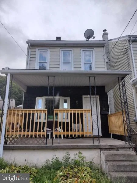 52 W Bacon Street