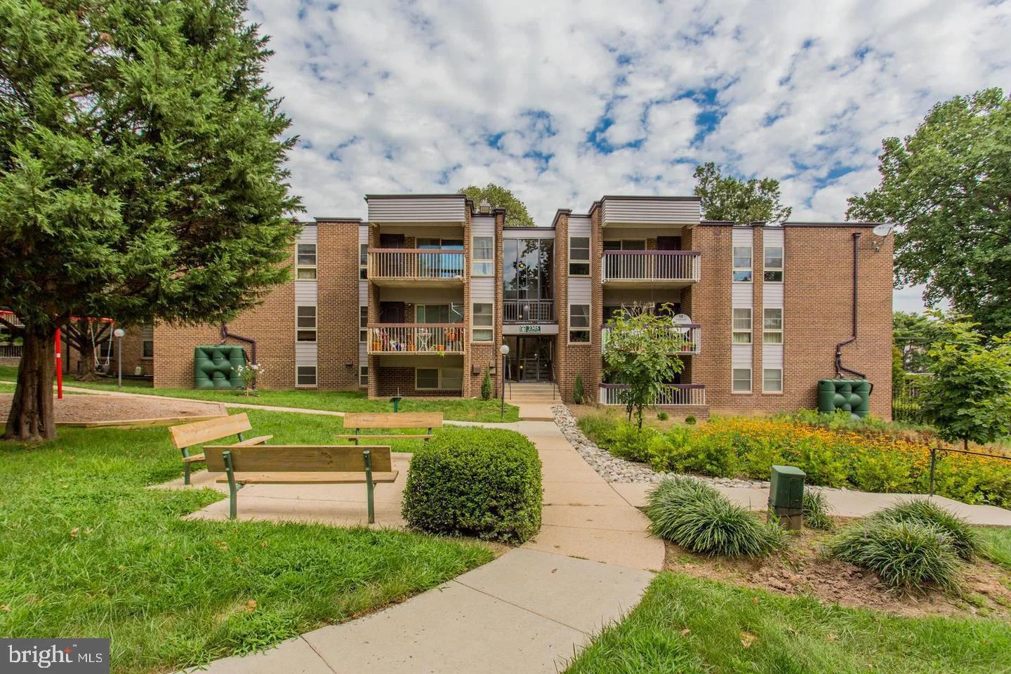 2305 Greenery Lane Unit 204-3