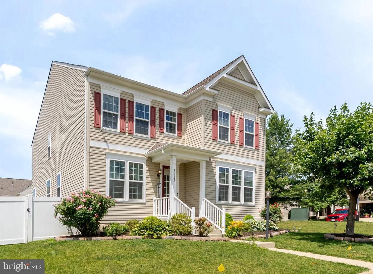 5829 Amanda Rose Lane