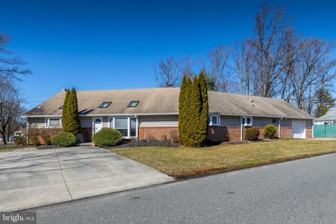 Single Family Residence in Deptford NJ 1090 Lindberg DRIVE.jpg