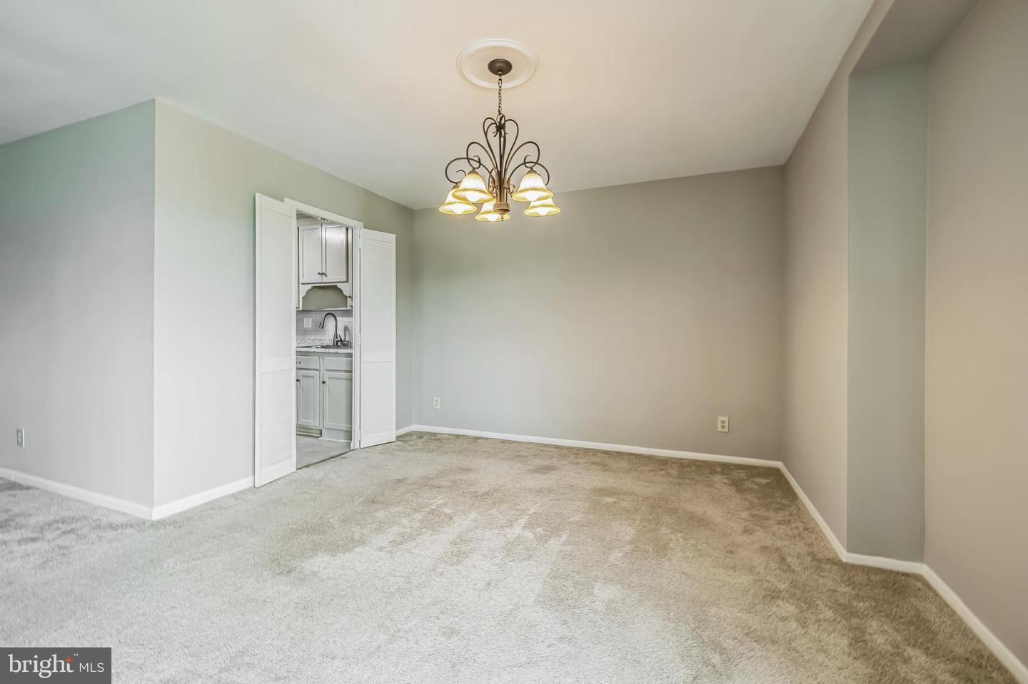 Photo 6 of 28 of 9701 FIELDS RD #1902 condo