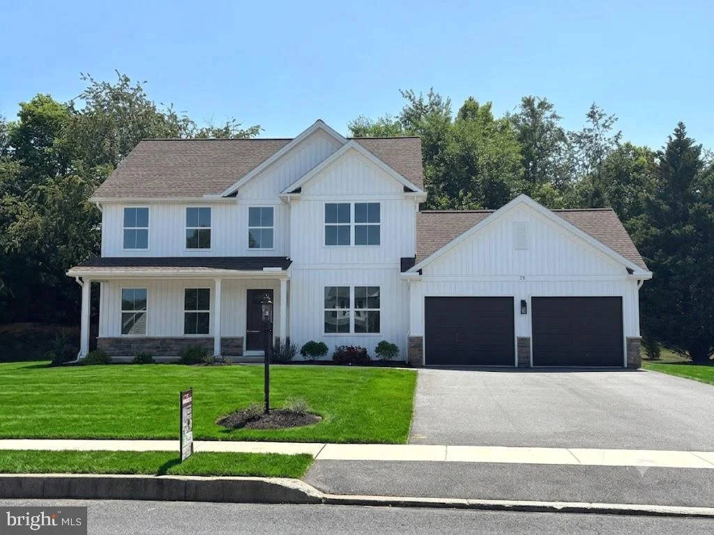 25 Essex Drive