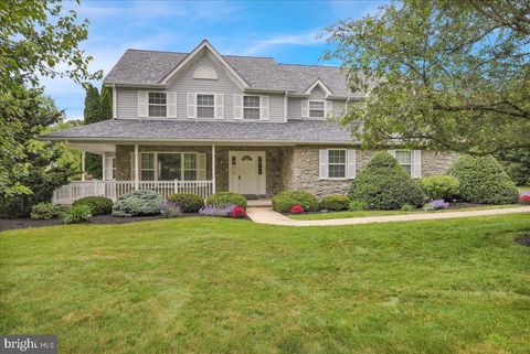 Single Family Residence in Wernersville PA 147 Fox Hill DRIVE.jpg