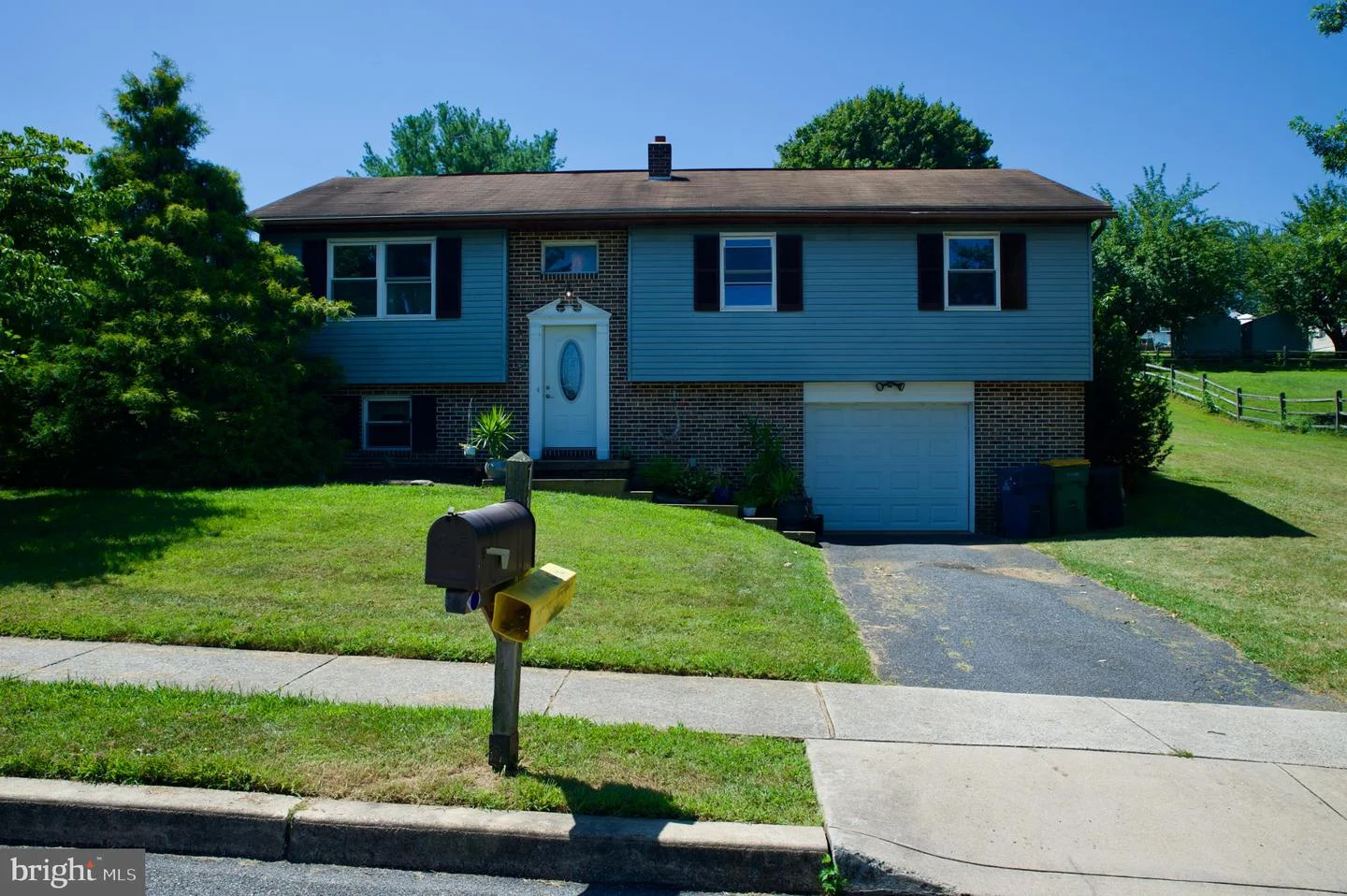 118 Charles Boulevard