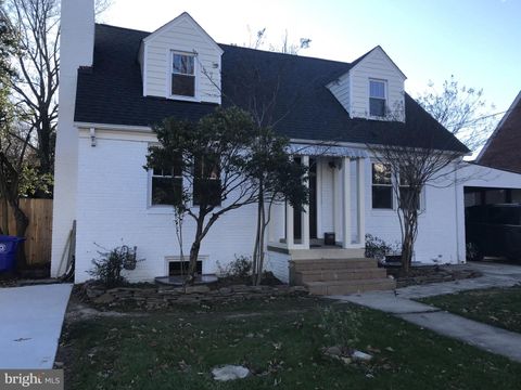 Single Family Residence in Arlington VA 408 George Mason DRIVE.jpg