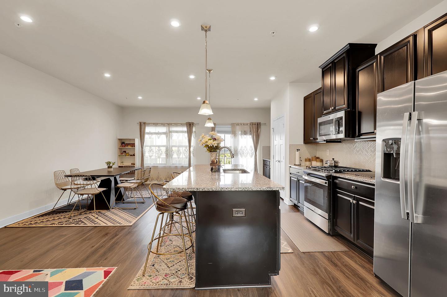 Photo 9 of 36 of 5950 Tomahawk St townhome