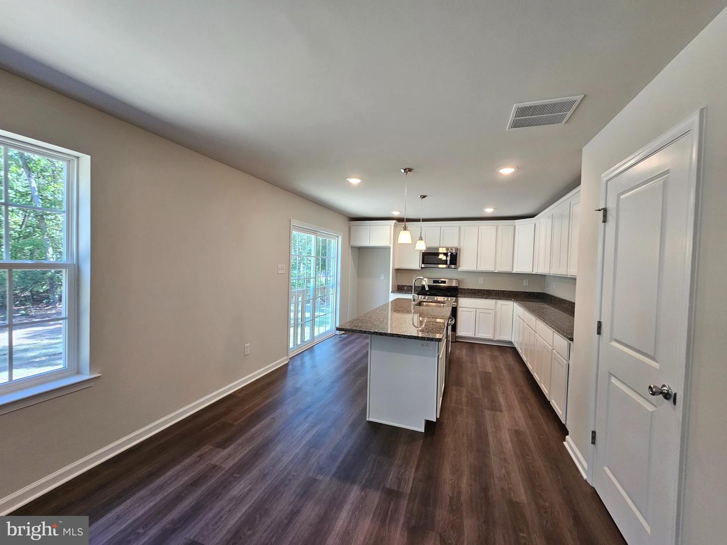 Photo 3 of 13 of 12 Whitetail Dr house