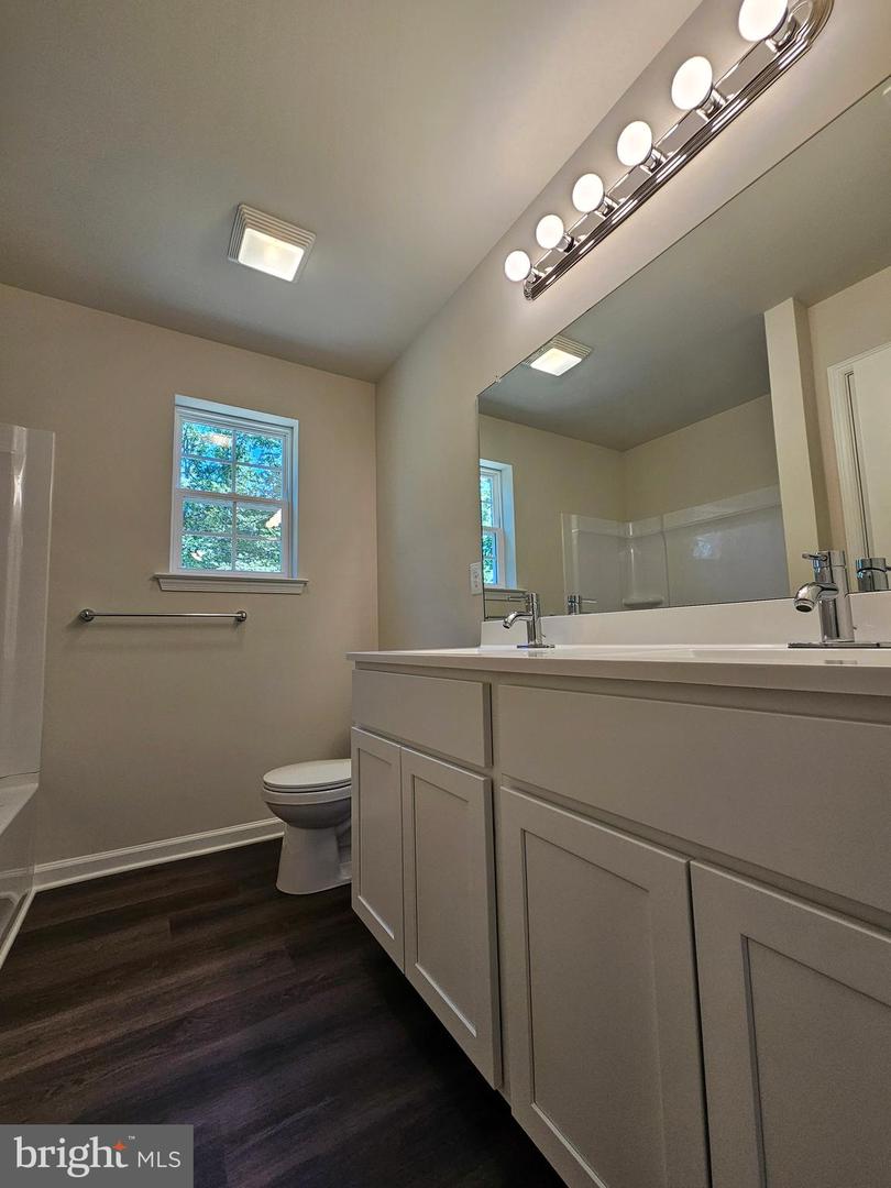 Photo 7 of 13 of 12 Whitetail Dr house