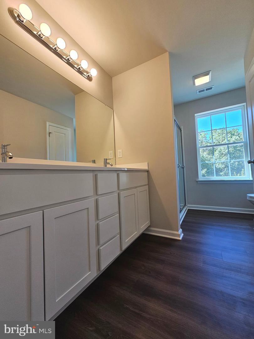 Photo 6 of 13 of 12 Whitetail Dr house