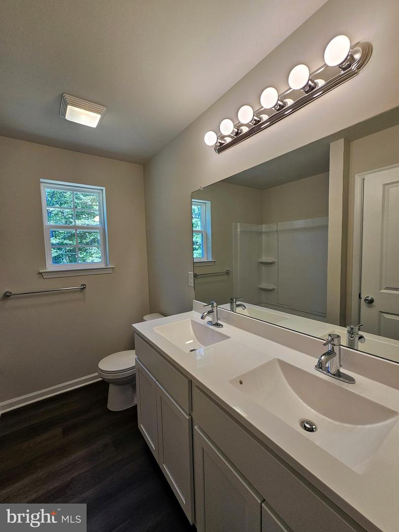 Photo 8 of 13 of 12 Whitetail Dr house