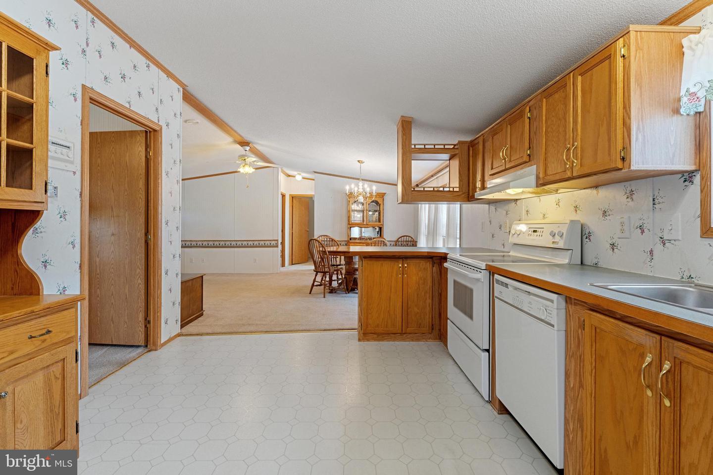 Photo 12 of 24 of 2000 Perilli Dr mobile home