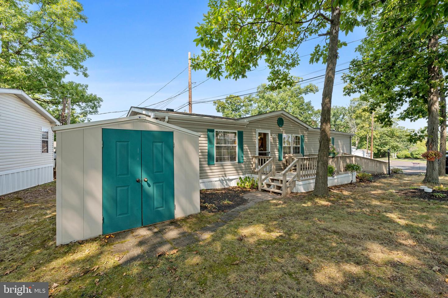 Photo 22 of 24 of 2000 Perilli Dr mobile home