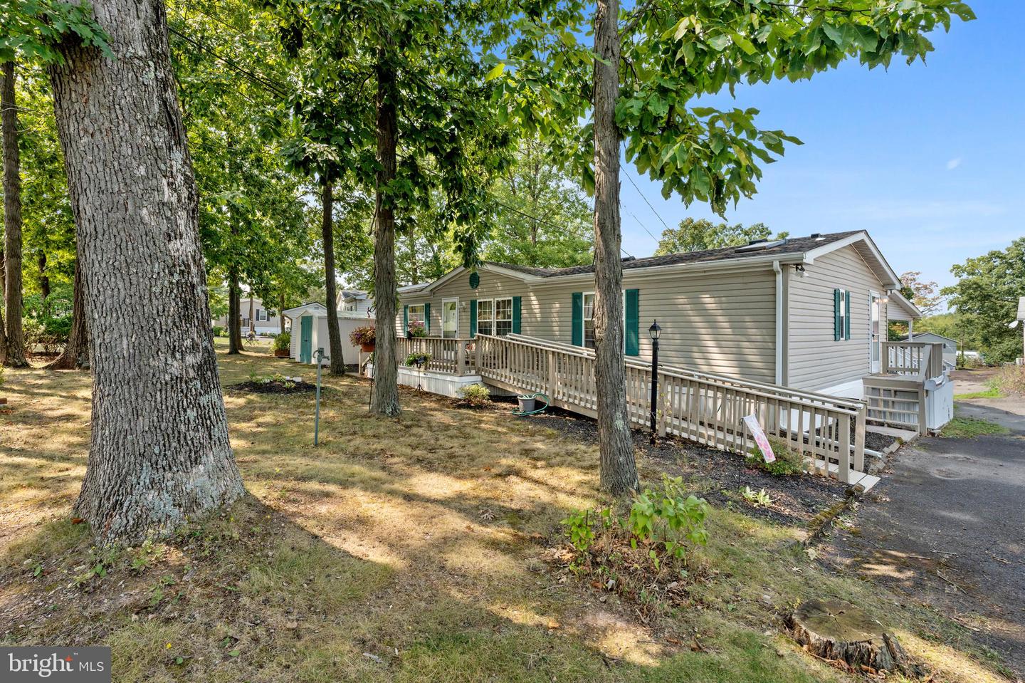 Photo 3 of 24 of 2000 Perilli Dr mobile home