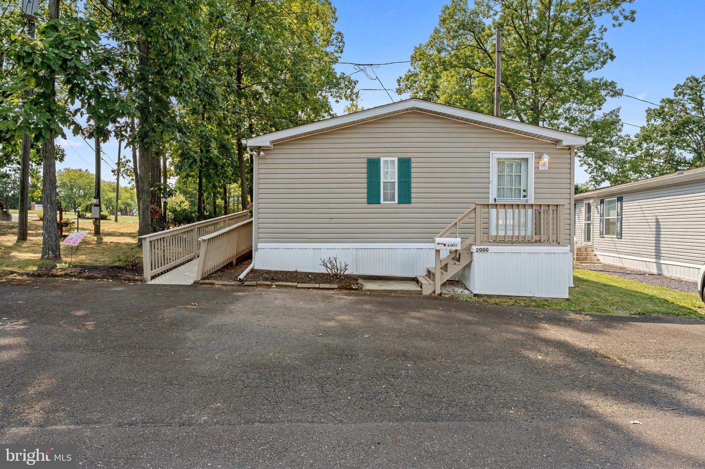 Photo 23 of 24 of 2000 Perilli Dr mobile home