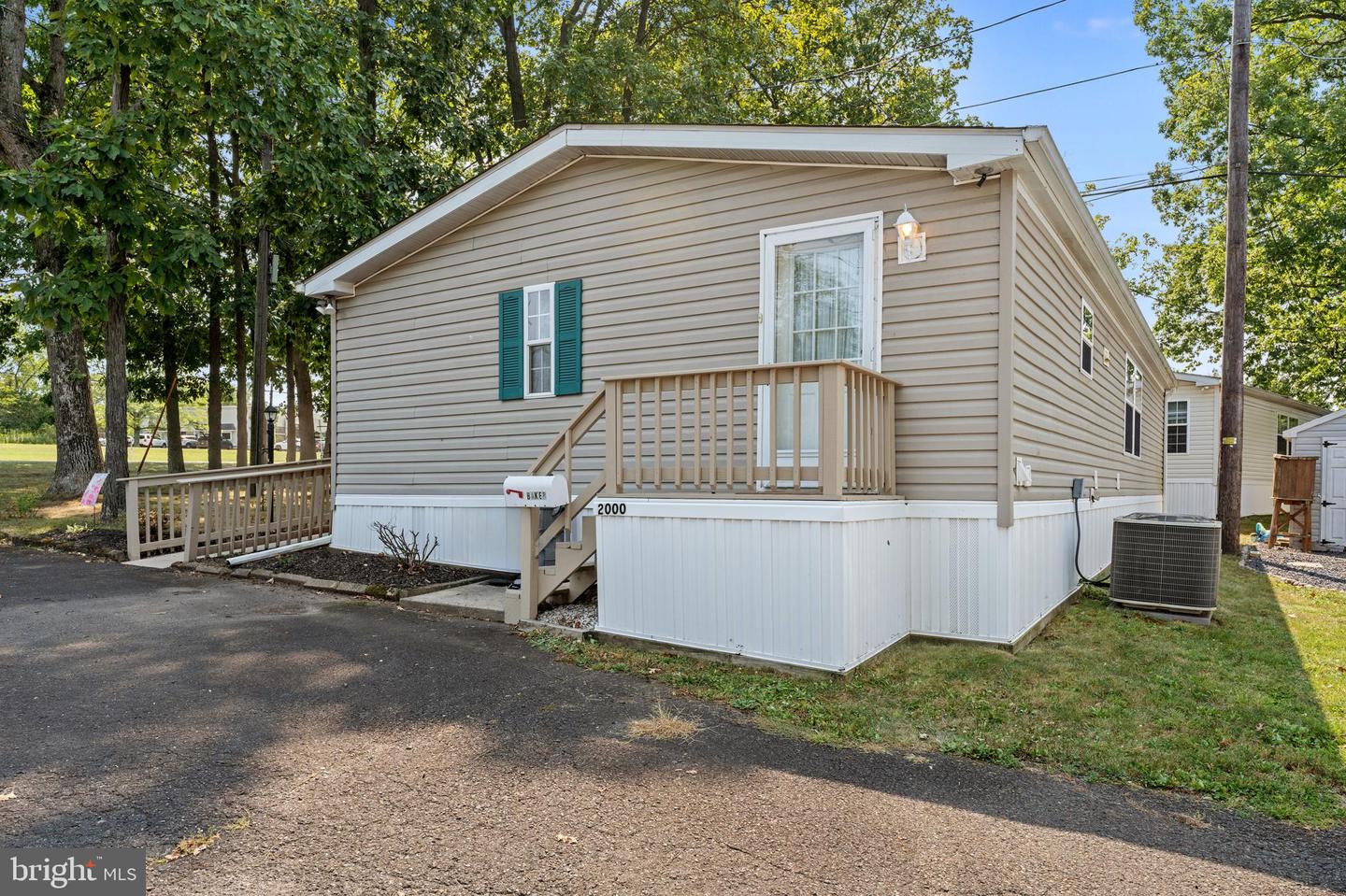 Photo 24 of 24 of 2000 Perilli Dr mobile home