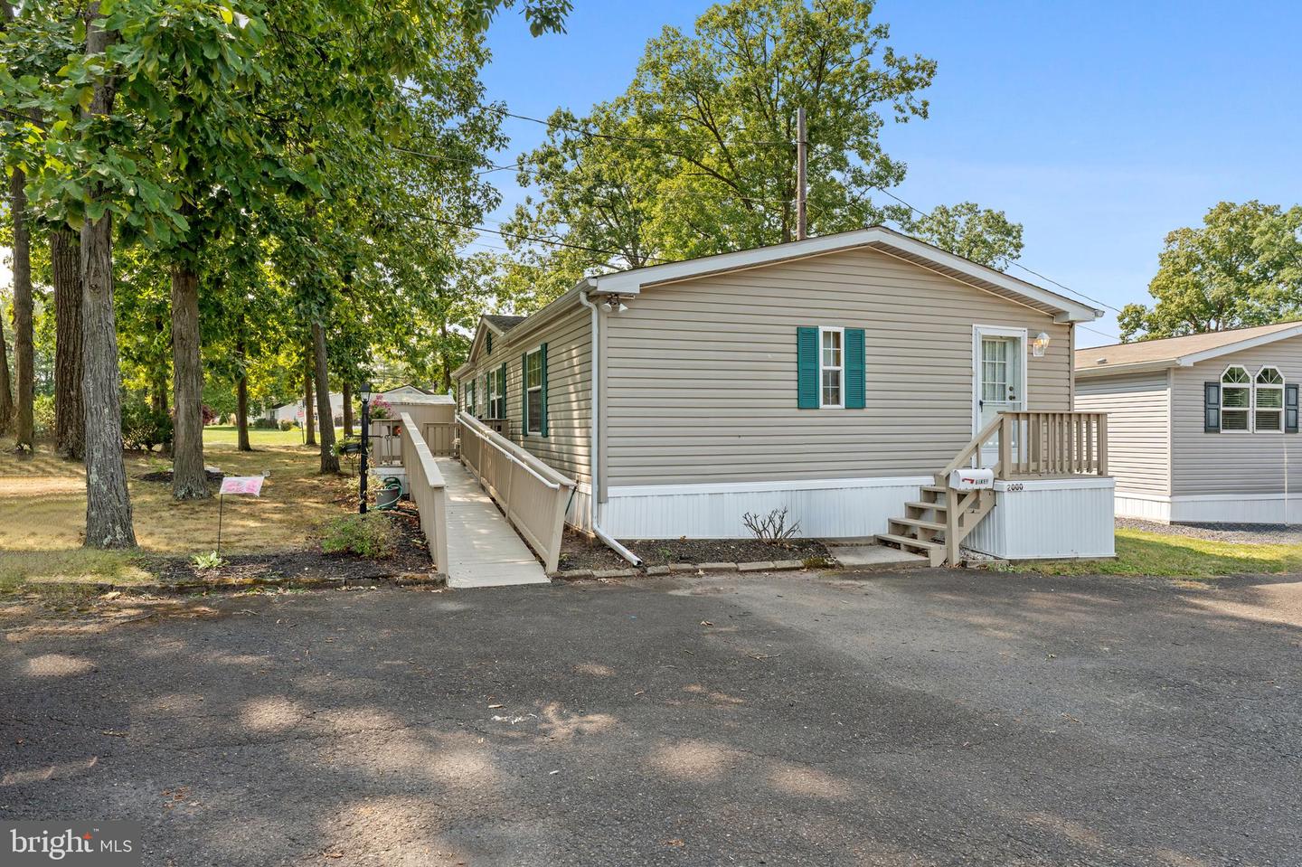 Photo 4 of 24 of 2000 Perilli Dr mobile home