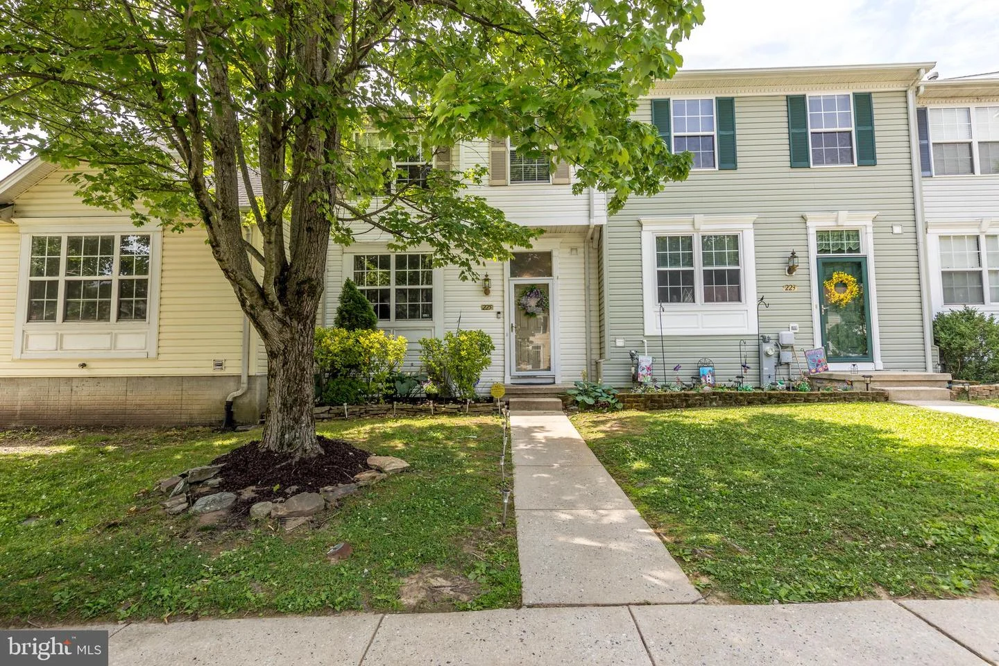 225 Woodland Green Way