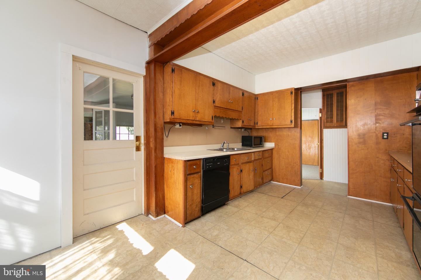 Photo 11 of 41 of 206 Magnolia Rd house