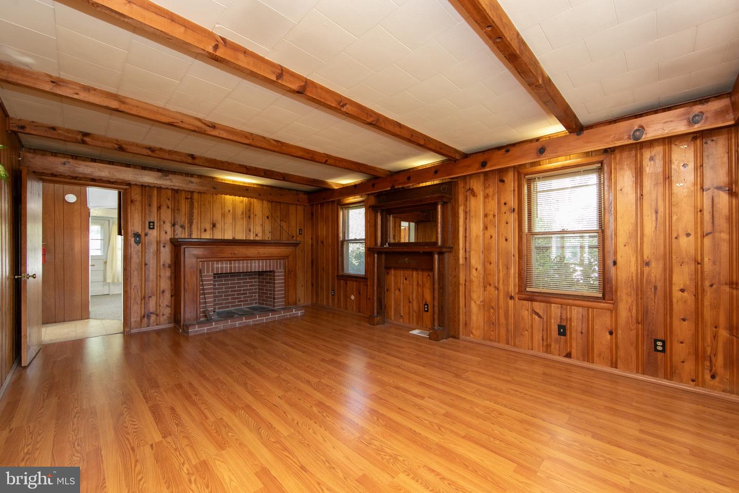 Photo 8 of 41 of 206 Magnolia Rd house