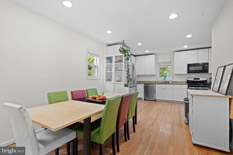 Single Family Residence in Washington DC 4005 20th STREET 9.jpg