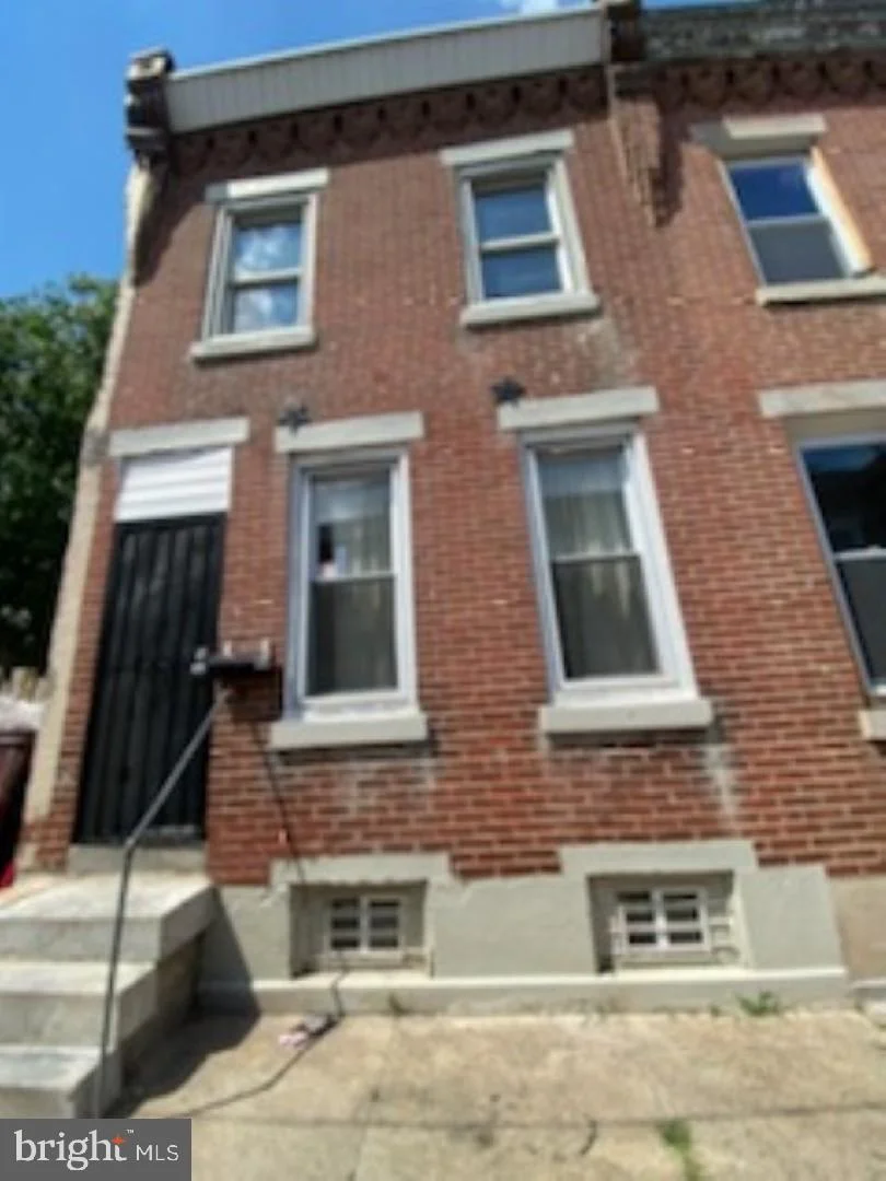 433 E Auburn Street