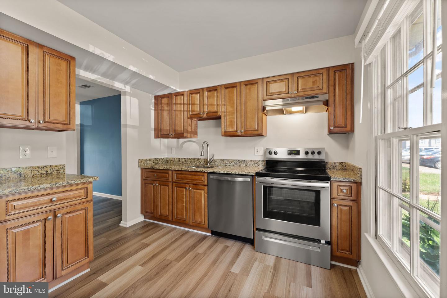 Photo 9 of 33 of 9015 Tyler Ct townhome