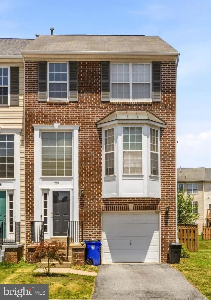 218 Harpers Way