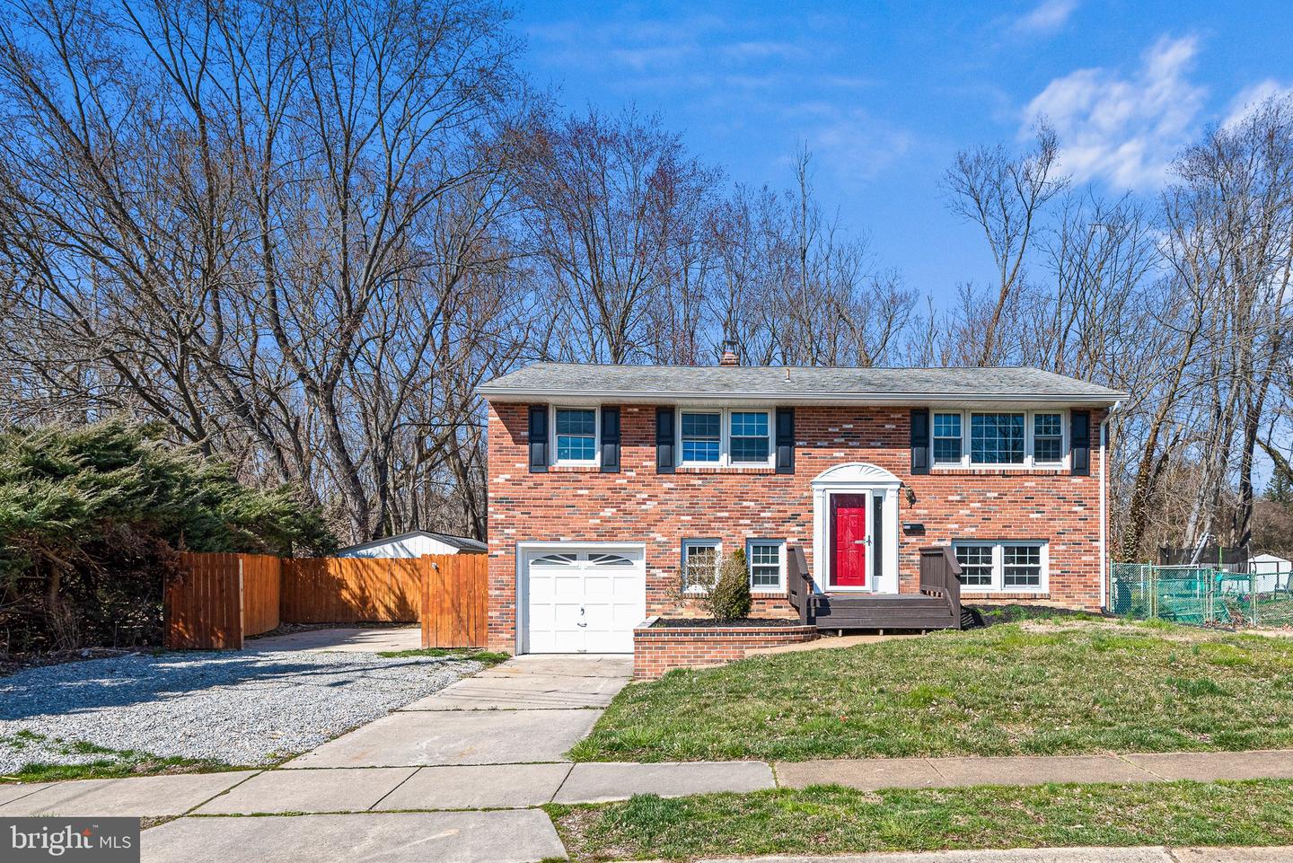 Photo 2 of 25 of 920 Rahway Dr house