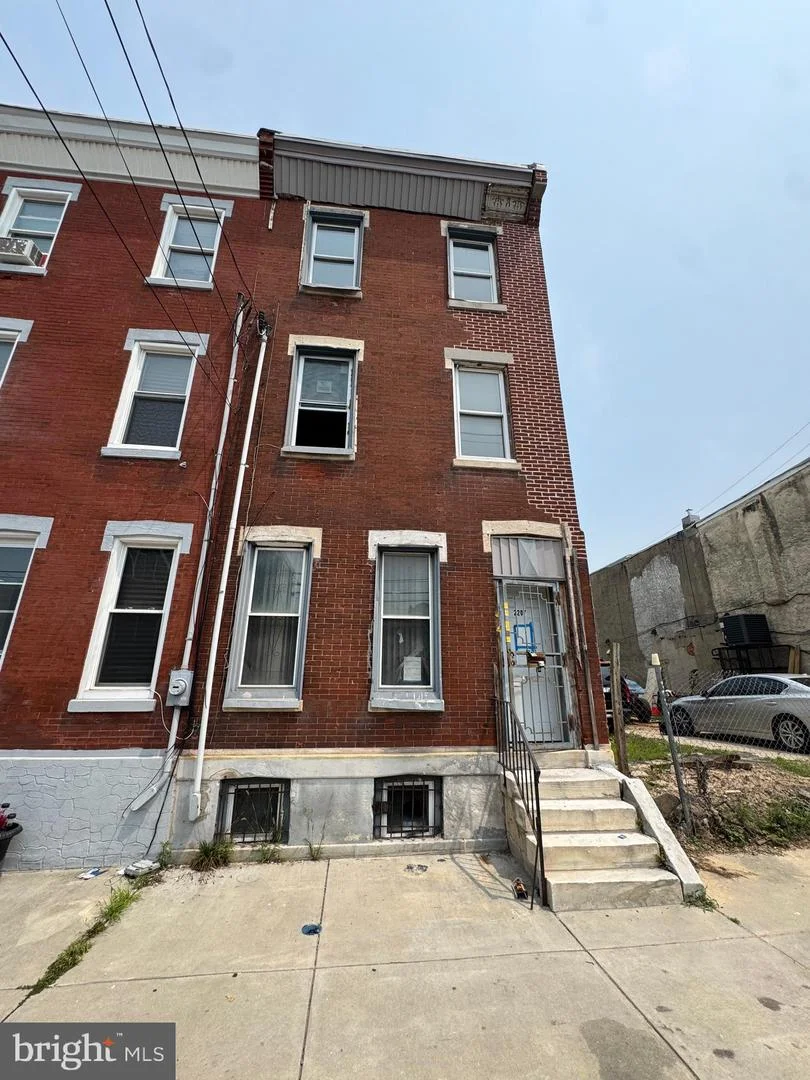 2207 W Oxford Street, Philadelphia, PA, 19121