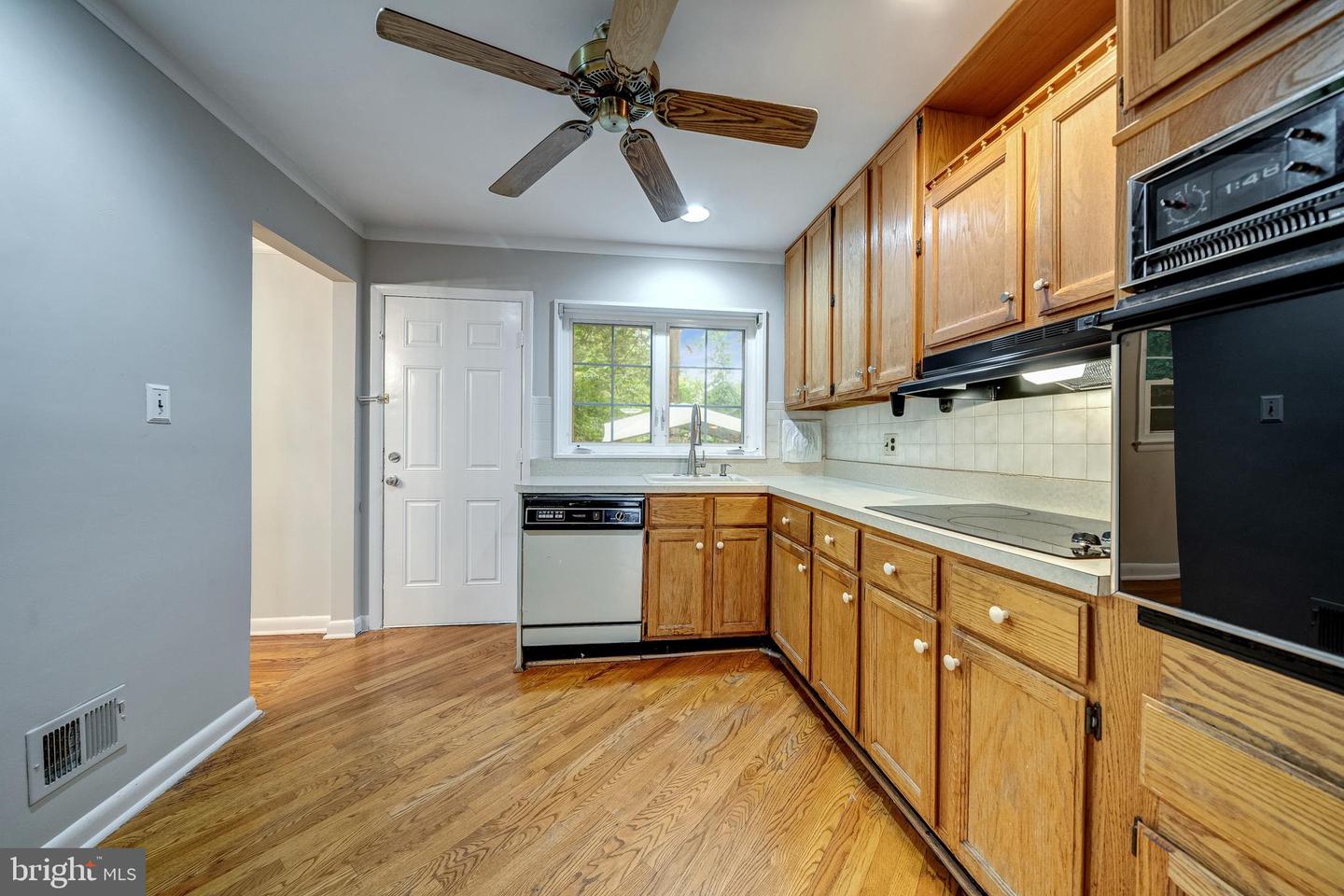 Photo 12 of 51 of 8804 Bradmoor Dr house