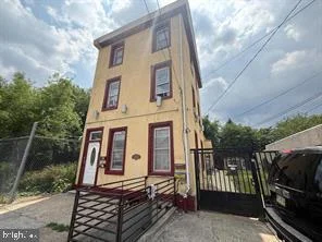 2018 E Stella Street