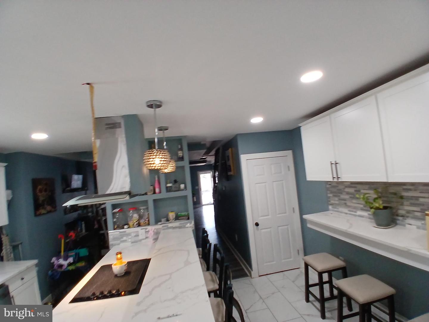Photo 9 of 69 of 571 Stanbridge St townhome