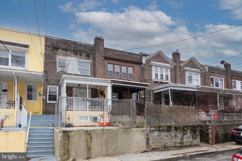 Townhouse in Camden NJ 3180 Merriel AVENUE.jpg